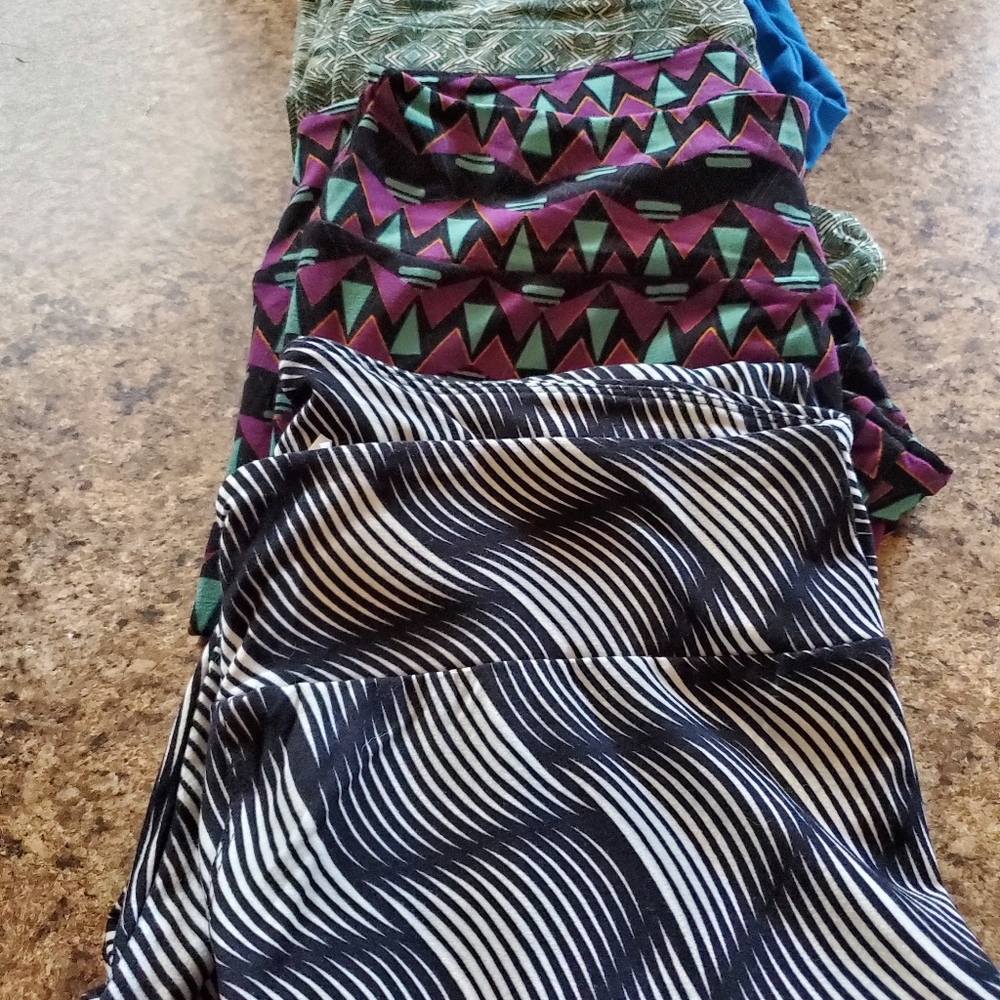 LuLaRoe set of 4 tall & curvy leggings